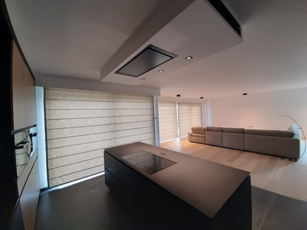 Suncomfort - binnenzonwering - raamdecoratie op maat - vouwgordijn met zonwerende stof