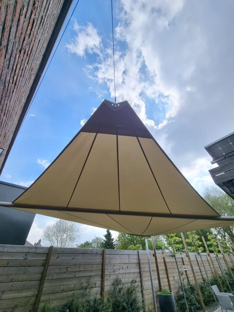 Suncomfort - soliday - zeilzonwering - oprolbaar doek - automatisch - ecru doek