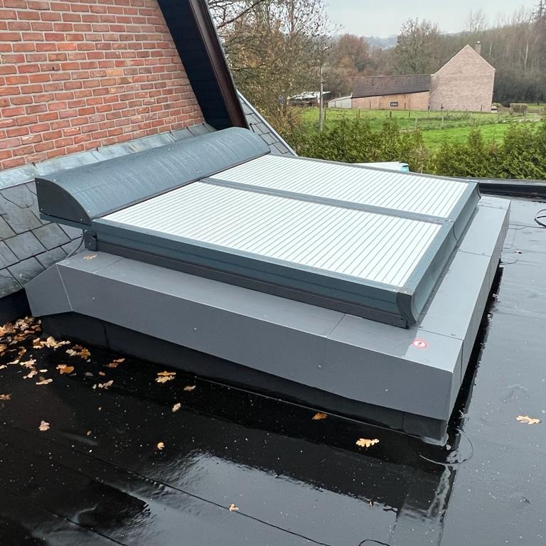 Rolax Bubendorff zonnewering voor schuin dakraam